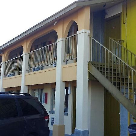 Carefree Inn Flatonia Exterior foto